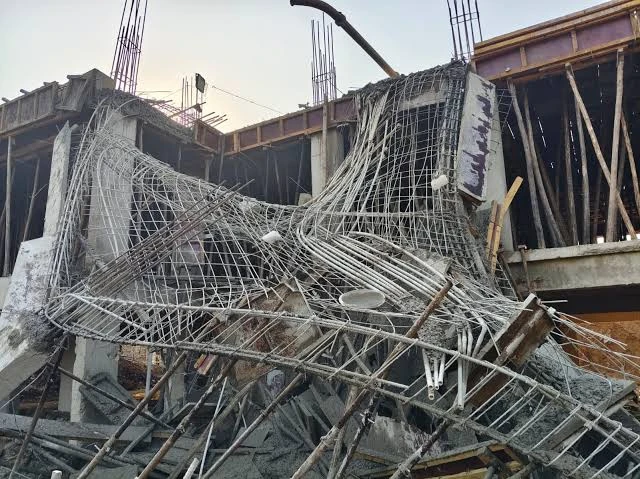ग्वालियर में निर्माणाधीन सांदीपनि विद्यालय का भवन गिरा, निर्माण गुणवत्ता पर उठे सवाल