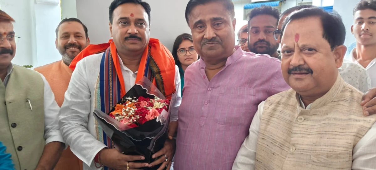 बंगाल के मंत्री उमेश कुमार राय पहुंचे मुजफ्फरपुर : हादसे में मृतकों के परिजन के परिजन से मुलाकात दी सहायता राशि
