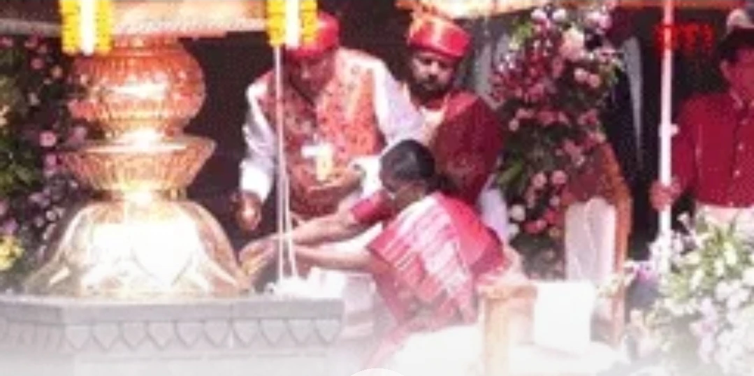 नासिक कुंभ मेले का शंखनाद, राष्ट्रपति मुर्मू और सीएम फडणवीस ने किया ध्वजारोहण